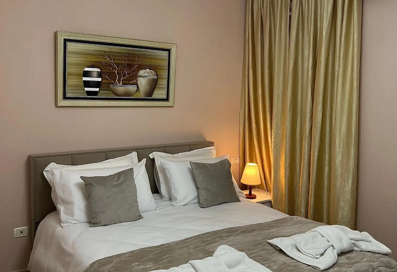 Art Apartment Τίρανα 0*,  Αλβανία